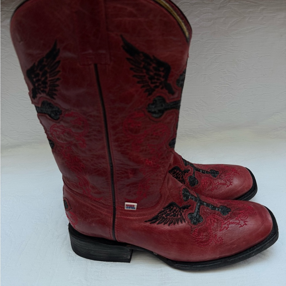 Rockin Leather Red Western Boots with Black Embroidery - Picture 5 of 10